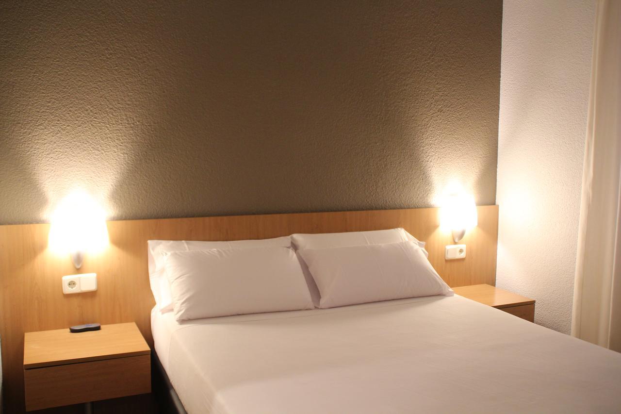 Hostal Abodi Памплона Екстер'єр фото